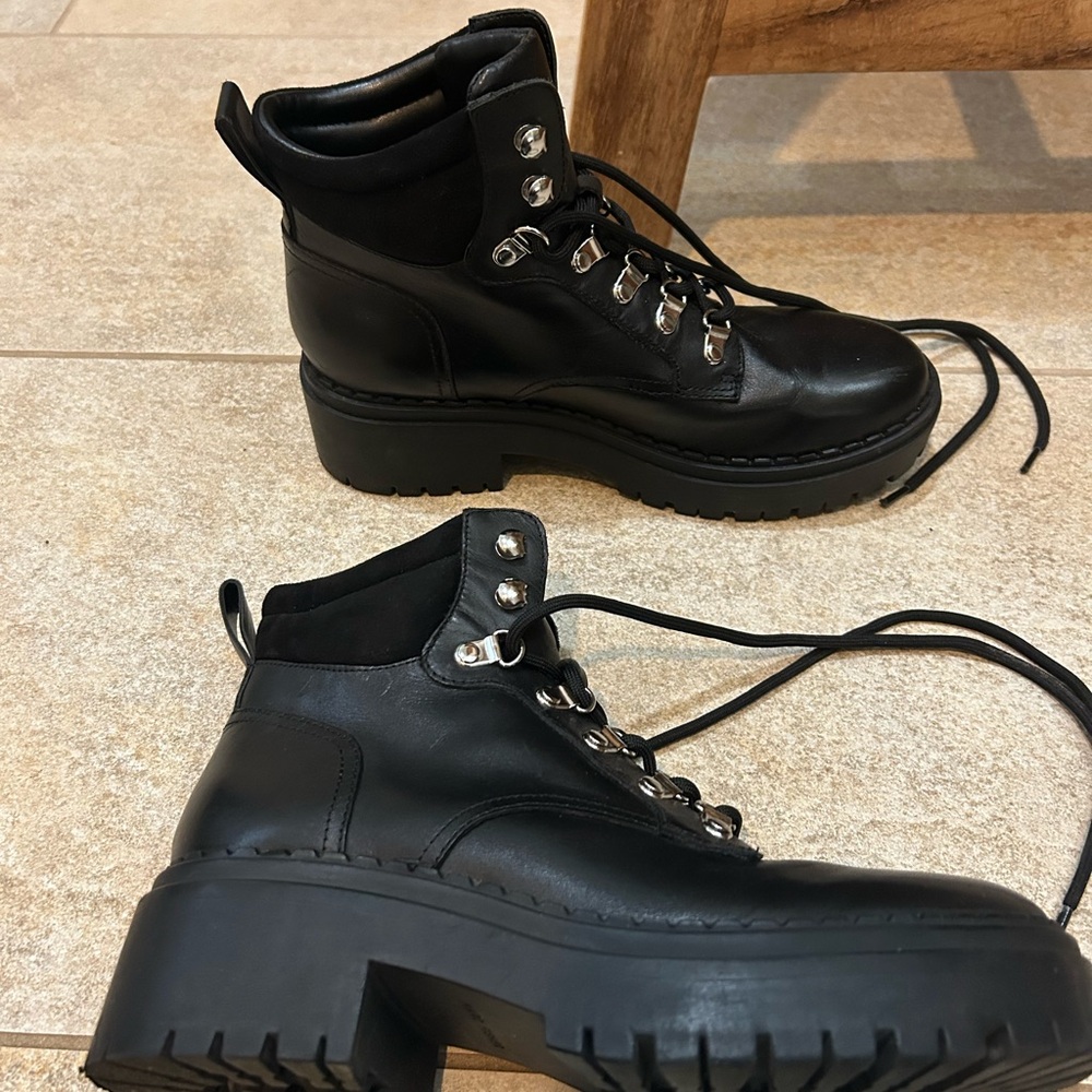 Black Women's Lace-Up Ankle Boots/combat boots